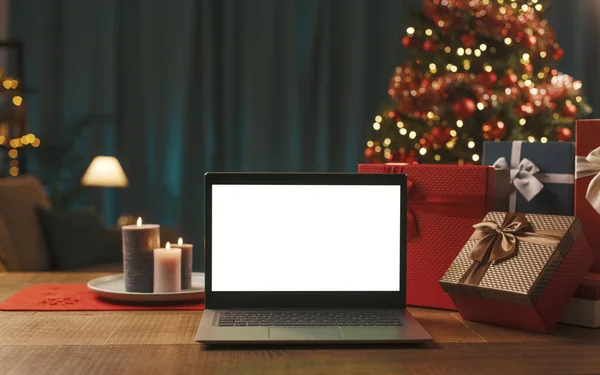 Laptop Blank Screen Table Gifts Christmas Tree Background — Stock Photo, Image