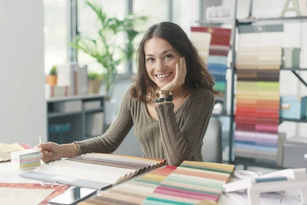 Young Interior Designer Sitting Desk Working Her Studio She Smiling — Stock Photo, Image
