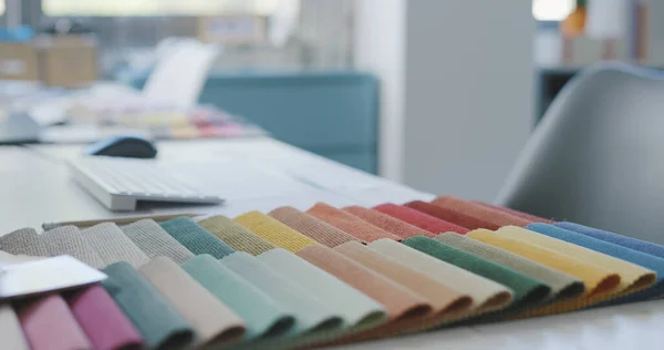 Amostras Tecido Coloridas Uma Mesa Designer Decoração Casa Conceito Design — Fotografia de Stock