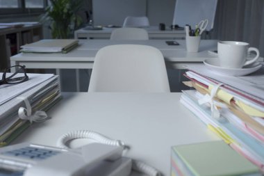 Şirket içi ve masası boş kopya alanı ile kapatın