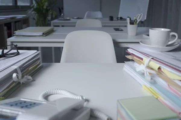 Corporate Office Interior Desk Close Blank Copy Space — Fotografia de Stock