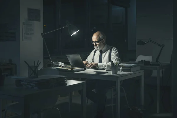 Corporate Businessman Working Late Night Office Connecting His Laptop — стоковое фото