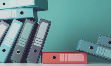 Arşiv, veri yönetimi ve depolama konseptine karmaşık halka klasörleri yükle