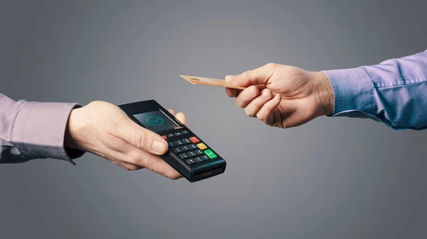 Klant Die Betaalt Met Een Contactloze Creditcard Elektronisch Betaalconcept — Stockfoto