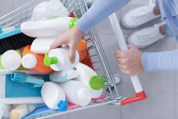 Woman Buying Housekeeping Equipment Detergents Store She Putting Product Shopping — Stock Photo, Image