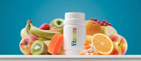 Vitaminok Friss Egészséges Gyümölcsök Háttérben Táplálkozás Kiegészítők Koncepció — Stock Fotó