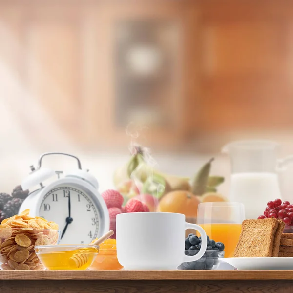 家中早餐健康 新鲜水果 麦片和饮料美味可口 — 图库照片