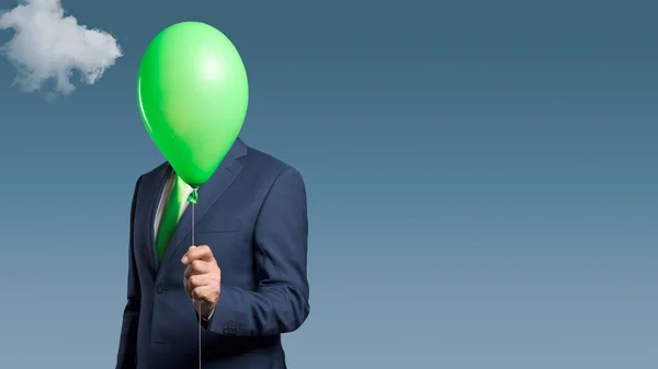 Anonymní Podnikatel Skrývá Hlavu Zeleným Balónem — Stock fotografie