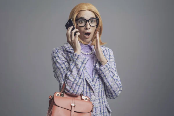 Funny Fashionable Woman Talking Gossiping Phone She Receiving Shocking News — Stock Photo, Image