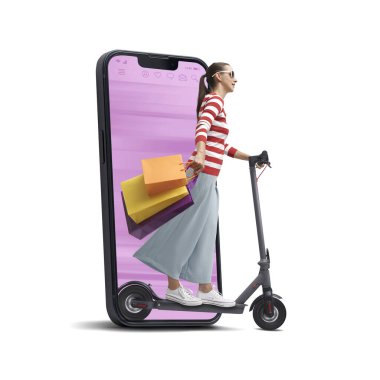 Bir sürü alışveriş çantası tutan ve elektrikli scooter kullanan bir kadın, akıllı telefon ekranından çıkıyor, online alışveriş ve satış konsepti, beyaz arka plan
