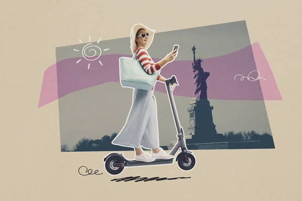 Tourist Woman Riding Scooter Using Her Smartphone New York Cityscape — Stock Photo, Image