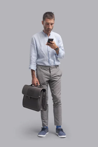 Businessman Connecting Online Using Apps His Smartphone — Stock Photo, Image