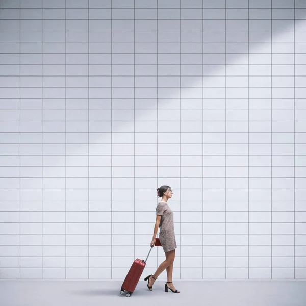 Young Elegant Woman Traveling Alone She Pulling Her Trolley Bag — Stock Photo, Image