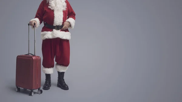 Cestující Santa Claus Drží Vozík Tašku Čeká Odjíždí Vánoce — Stock fotografie