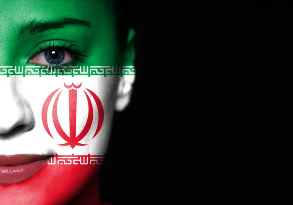 Bandera de Irán pintada en cara de mujer — Foto de Stock