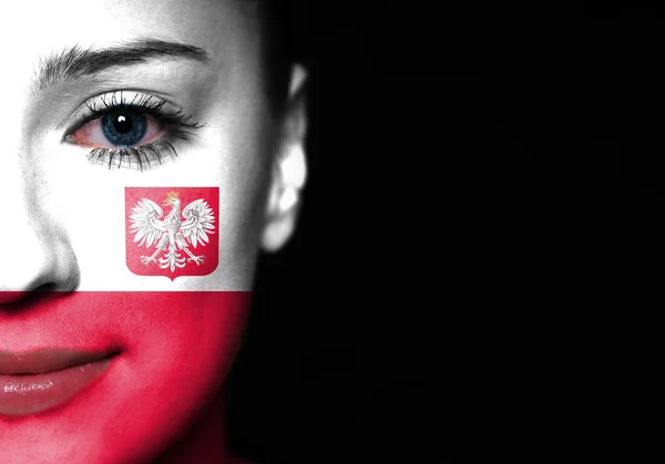 Cara de mujer pintada con bandera de Polonia —  Fotos de Stock