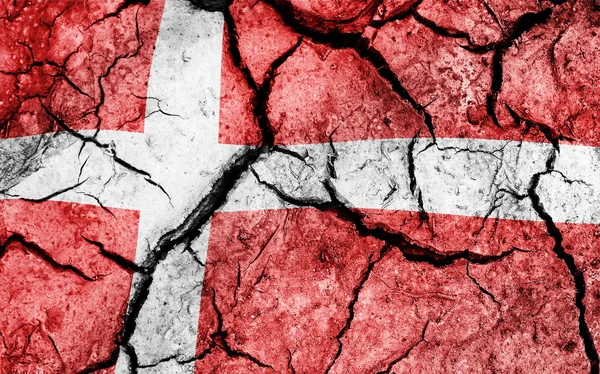 Terreno agrietado como bandera de Dinamarca — Foto de Stock
