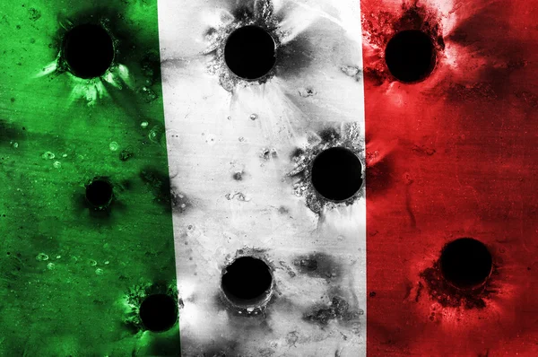 Bandiera Grunge d'Italia con fori di proiettile — Foto Stock