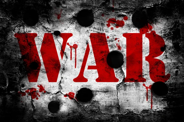 Palabra de guerra en la vieja pared con sangre y agujeros de bala — Foto de Stock