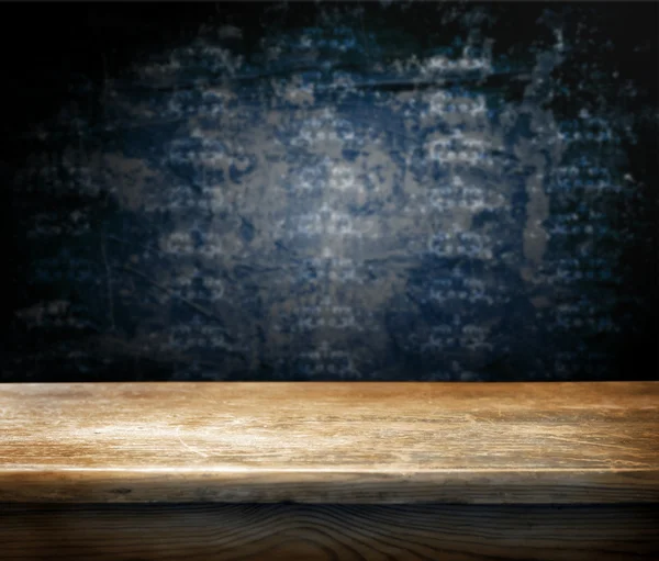 Empty table and dark blu — Stock Photo, Image