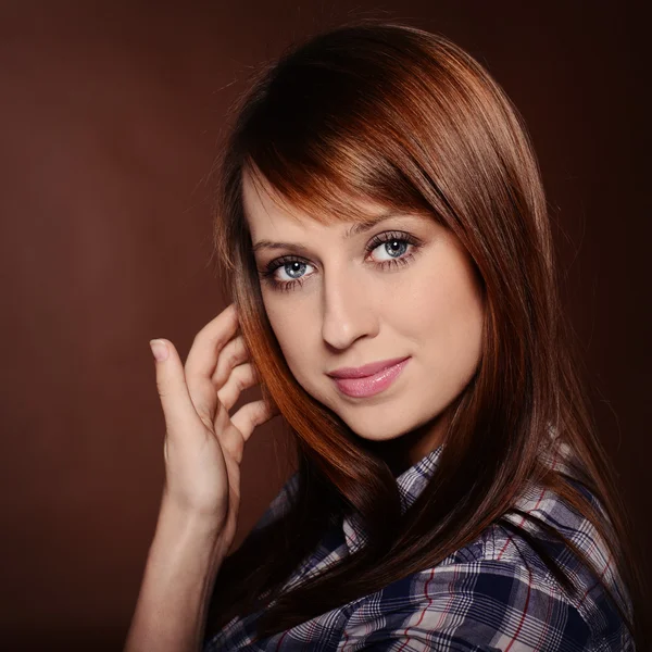 Piękna brunetka — Zdjęcie stockowe