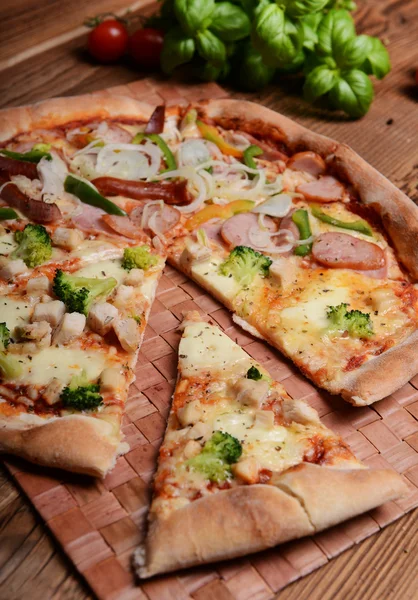 Pizza — Stockfoto