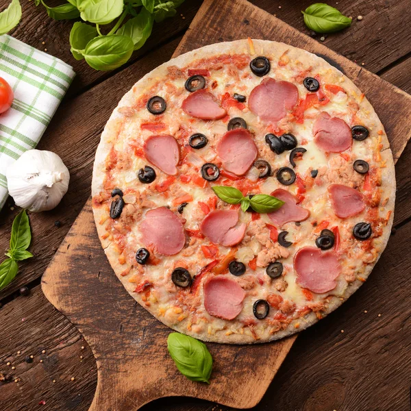 Pizza — Stockfoto