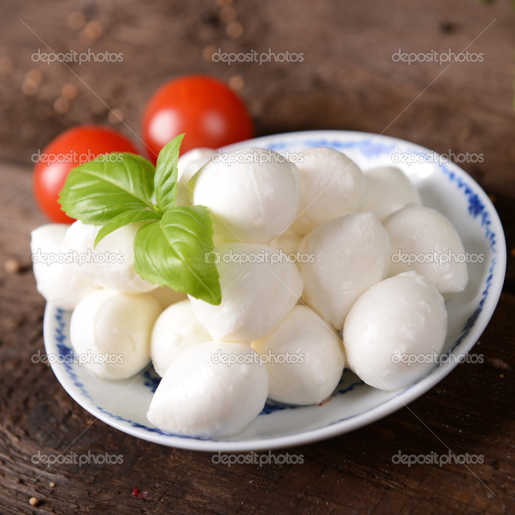 Marine Edilmiş Kahvaltılık Peynir (Mozzarella) Marine Edilmiş Kahvaltılık Peynir (Mozzarella)
