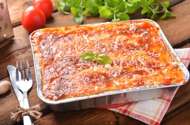 Lazanya bolognese