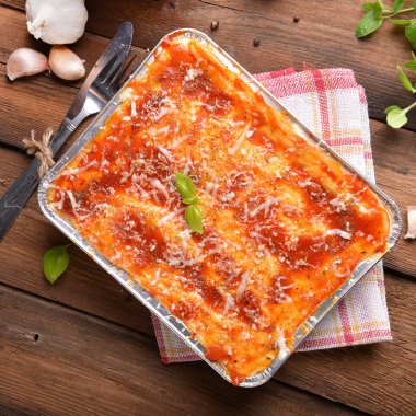 Lazanya bolognese