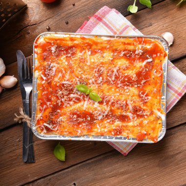 Lazanya bolognese