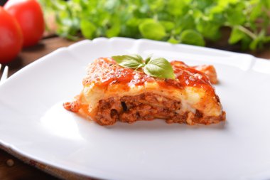 Lazanya bolognese