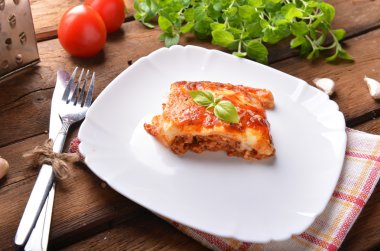 Lazanya bolognese