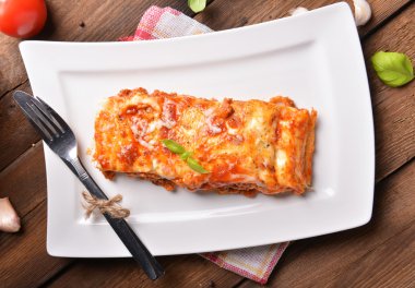Lazanya bolognese