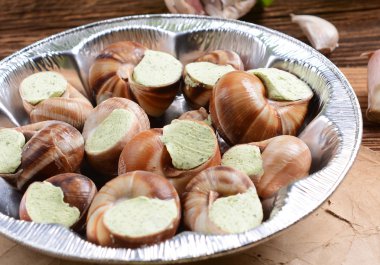 salyangoz sarımsak tereyağı ile