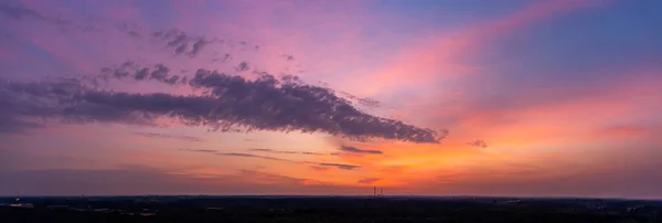 Belo Verão Pôr Sol Céu Dramático — Fotografia de Stock