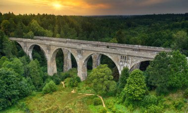 Stanczyki köyündeki ünlü taş köprüler - Podlasie, Polonya