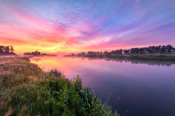 Colorful Sunrise River Banks — Fotografia de Stock