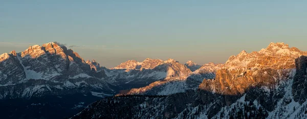 Prachtig Landschap Van Bergen Tijdens Zonsondergang — Stockfoto