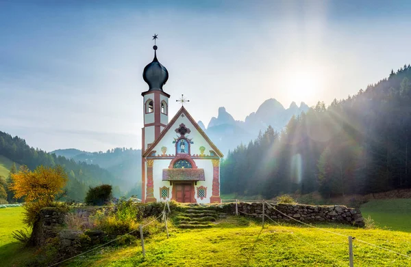 Igreja Chiesetta San Giovanni Dolomites — Fotografia de Stock