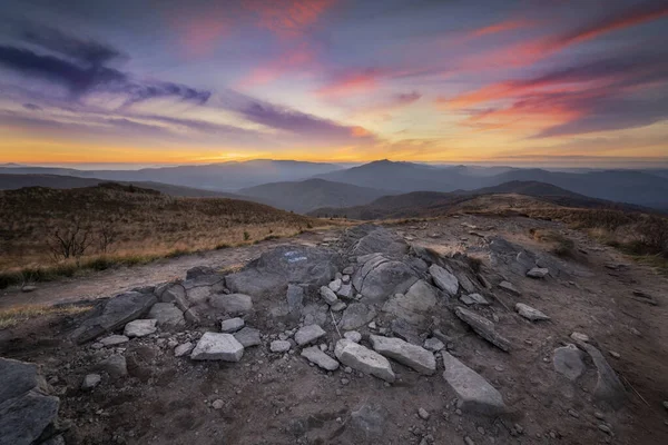 Bela Paisagem Montanhas Durante Pôr Sol Bieszczady Polônia — Fotografia de Stock