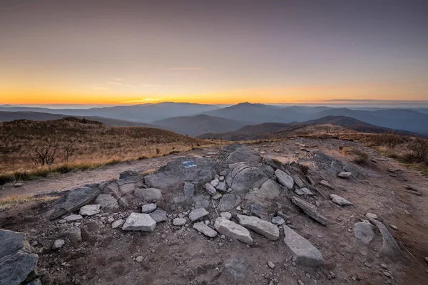 Bela Paisagem Montanhas Durante Pôr Sol Bieszczady Polônia — Fotografia de Stock