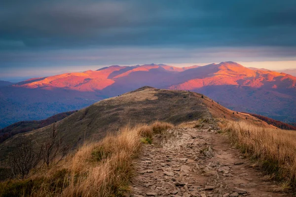 Bellissimo Paesaggio Montagne Durante Tramonto Bieszczady Polonia — Foto Stock