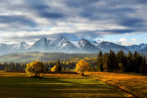 Όμορφο Φθινοπωρινό Τοπίο Του Tatry Βουνά — Φωτογραφία Αρχείου