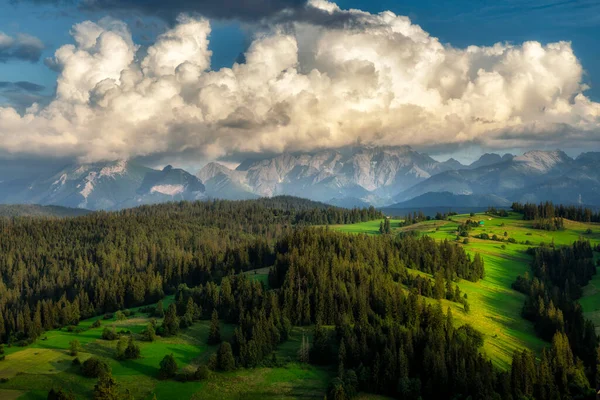 Όμορφη Θέα Άνοιξη Των Βουνών Tatra Στην Πολωνία — Φωτογραφία Αρχείου