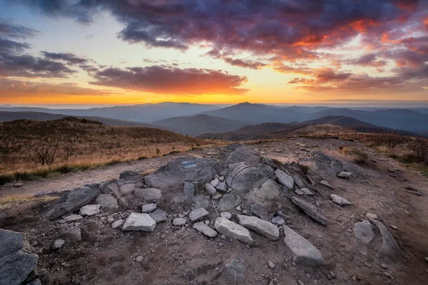 Bela Paisagem Montanhas Durante Pôr Sol Bieszczady Polônia — Fotografia de Stock