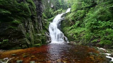 Dağlarda şelale - Polonya, Szklarska Poreba 'da Kamienczyka şelalesi 