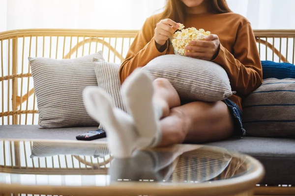 Close Image Young Woman Holding Eating Pop Corn While Watching — ストック写真