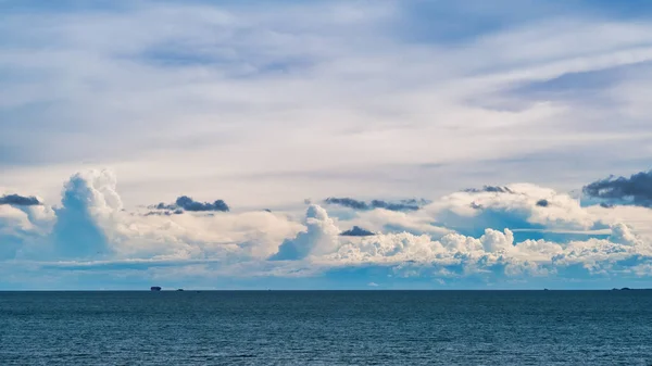 Imagem Paisagem Azul Mar Céu Nublado Fundo — Fotografia de Stock