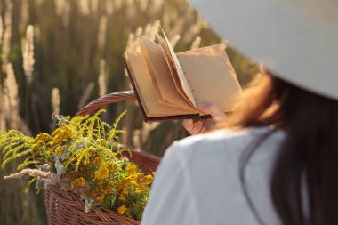 Metin için boşluk kopyala - Doğal İlaçlar ve taze bitkiler.
